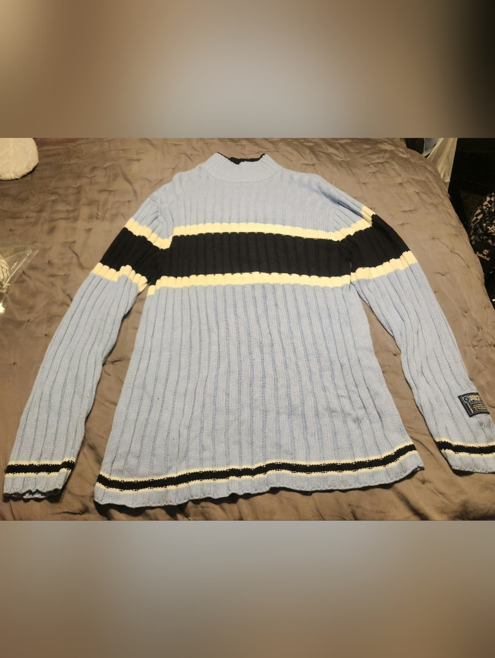 Men's Light Blue Ribbed Knit Sweater with Navy & Cream Stripes